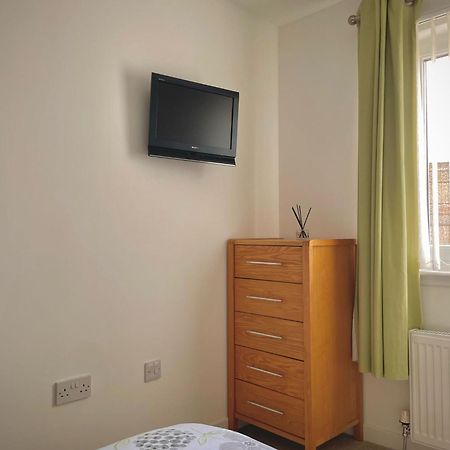 Bright 2-Bedroom Apartment With Parking In Montrose Exterior foto